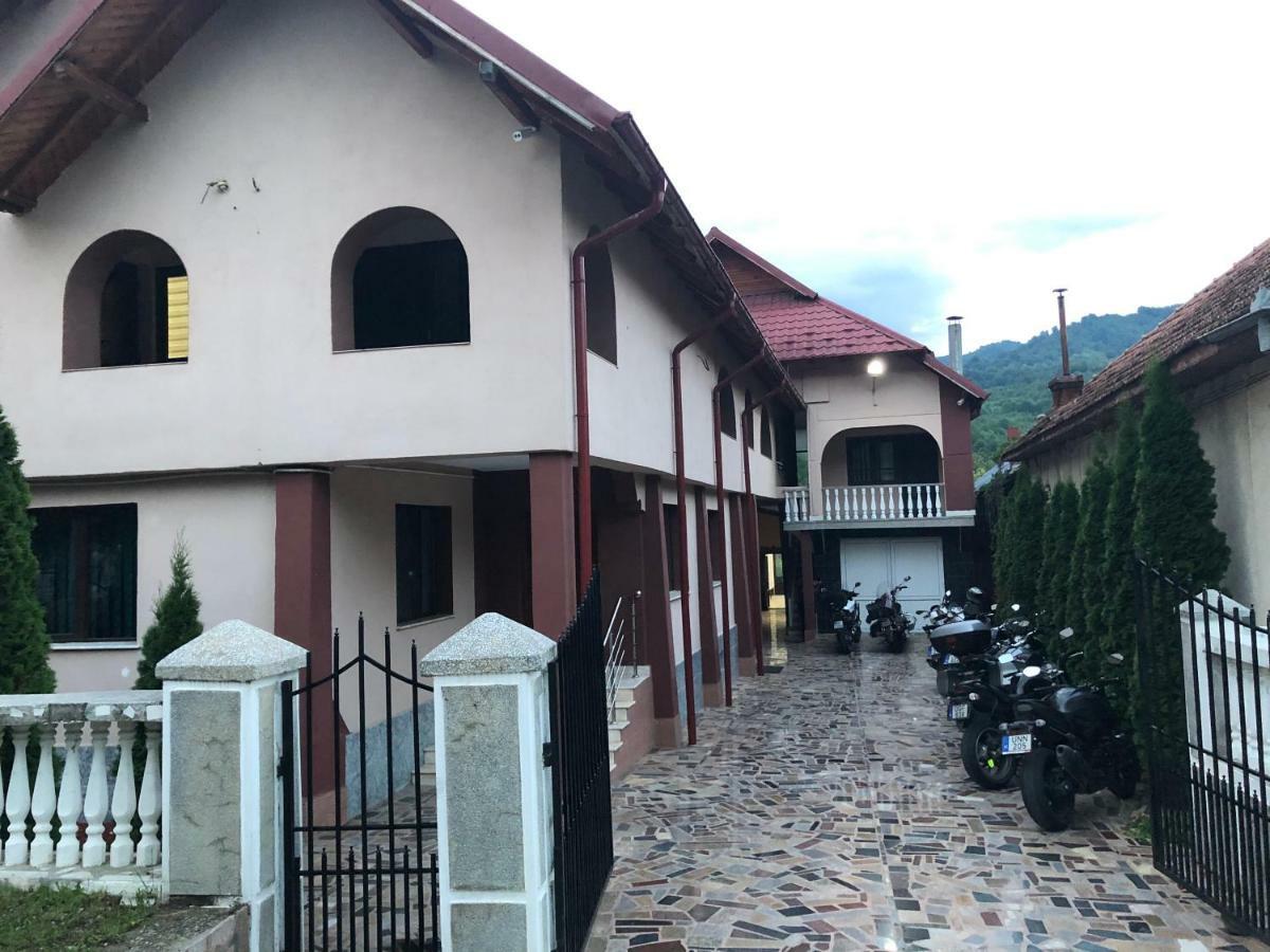 Отель Vila Domneasca Corbi Экстерьер фото